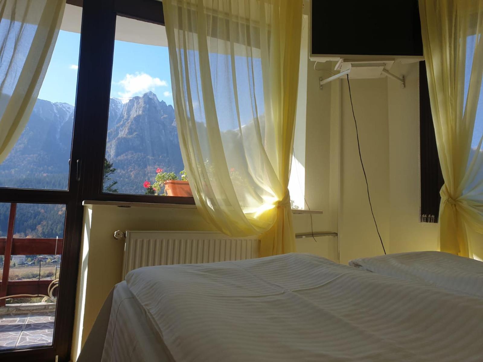 Vila Alunis Buşteni Habitación foto